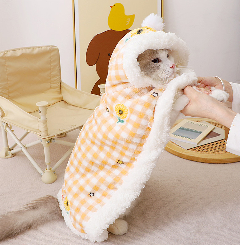 Adorable Pet Cloak Blanket petin