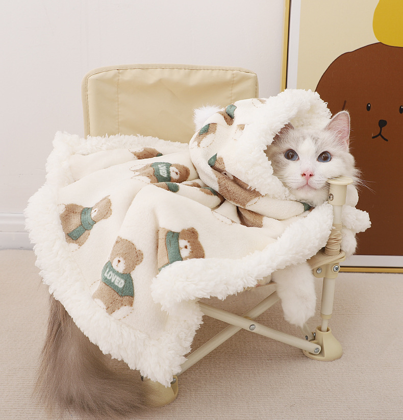 Adorable Pet Cloak Blanket petin