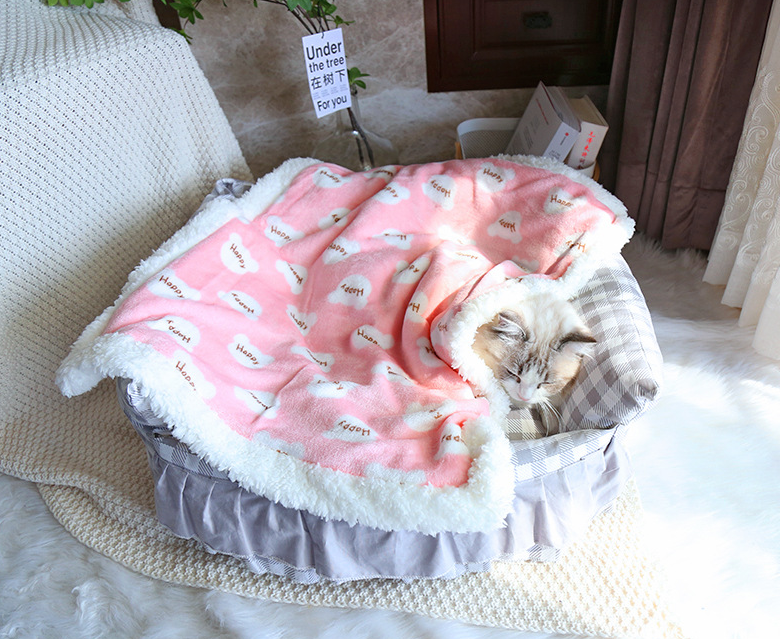 Happy Bear Flannel Pet Blanket petin