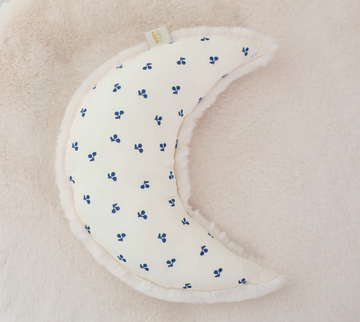 Moon Shaped Pet Pillow lovepetin.com