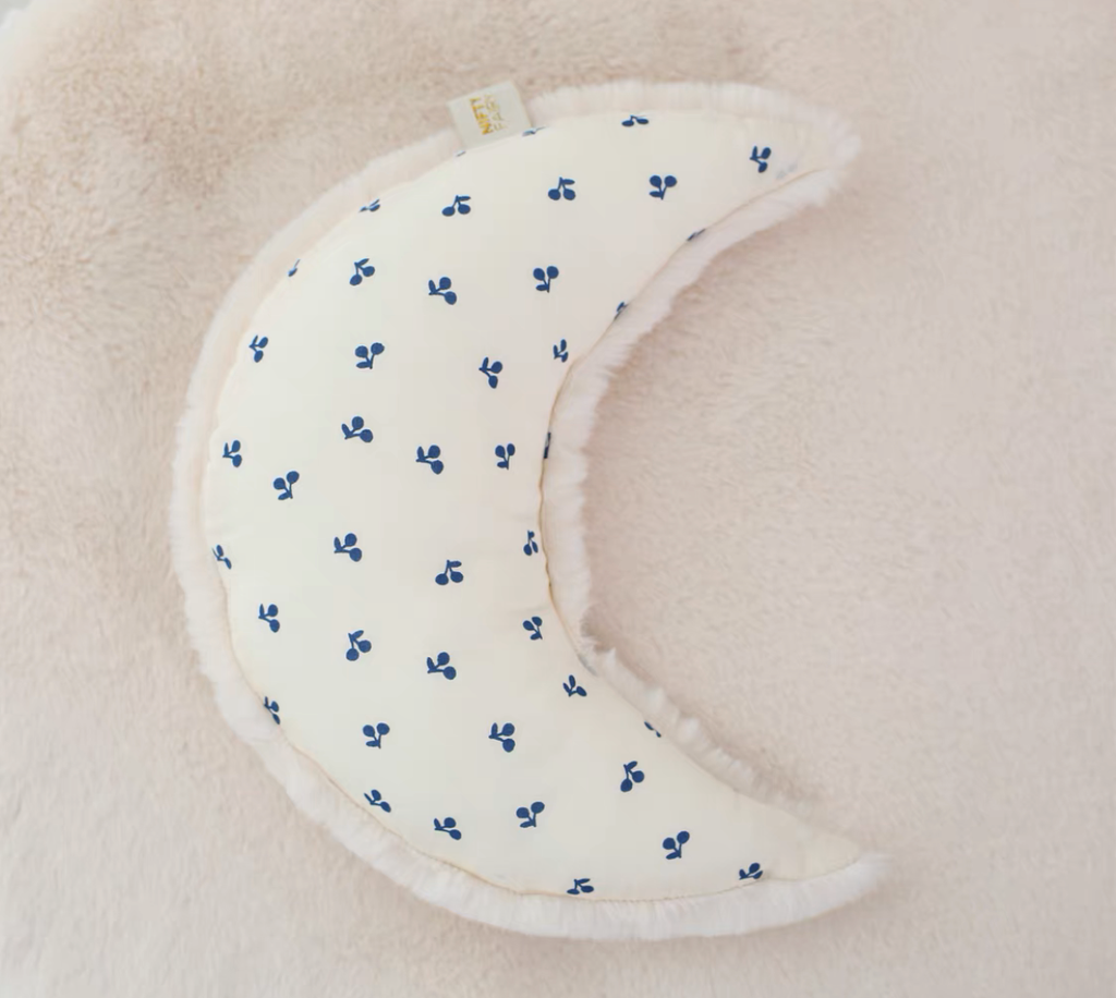 Moon Shaped Pet Pillow lovepetin.com