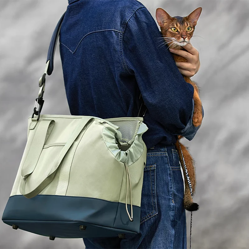 Outdoor Large Capacity Pet Carrier Bag 4